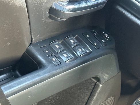 Used 2018 Chevrolet Silverado 1500 LT w/ All Star Edition AWD/4WD image 29