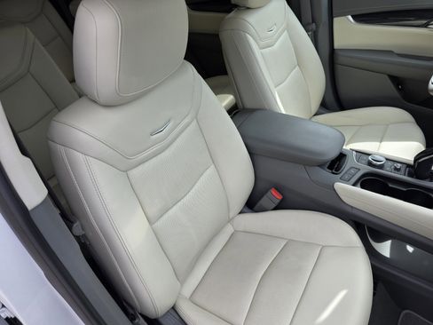 Used 2020 Cadillac XT6 Premium Luxury FWD image 30