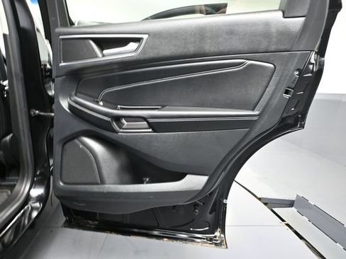 Used 2016 Ford Edge Titanium w/ Technology Package AWD/4WD image 32