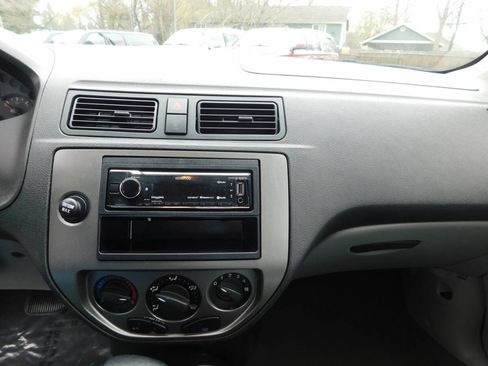 Used 2006 Ford Focus SES FWD image 7