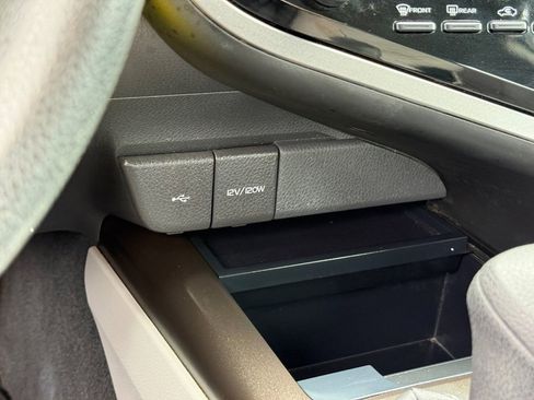 Used 2021 Toyota Camry LE image 24