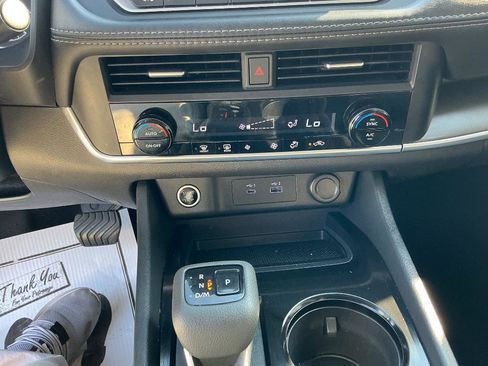 Used 2023 Nissan Rogue SV AWD/4WD image 14