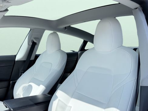 Used 2022 Tesla Model 3 Standard Range RWD image 19