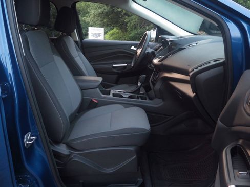 Used 2017 Ford Escape SE w/ Equipment Group 201A AWD/4WD image 20