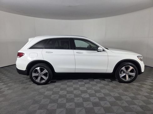 Used 2022 Mercedes-Benz GLC 300 4MATIC w/ Premium Package Lite image 4