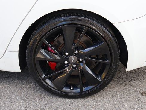 Used 2023 Genesis G70 3.3T w/ Sport Prestige Package RWD image 25