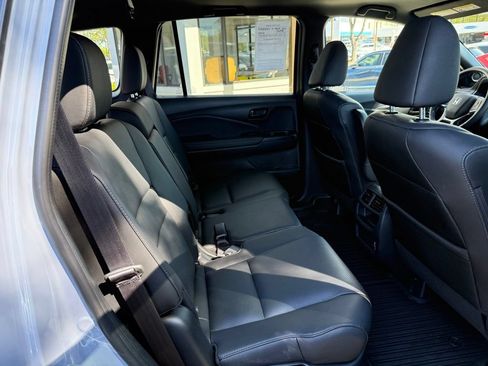 Used 2022 Honda Passport EX-L image 16