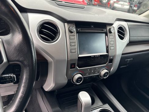Used 2019 Toyota Tundra Limited w/ Limited Premium Package image 17