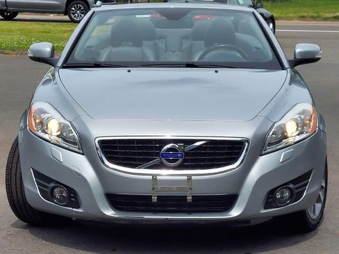 Used 2012 Volvo C70 T5 w/ Climate Pkg FWD image 2