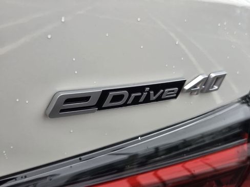 Certified 2025 BMW i4 eDrive40 w/ M Sport Package RWD image 16