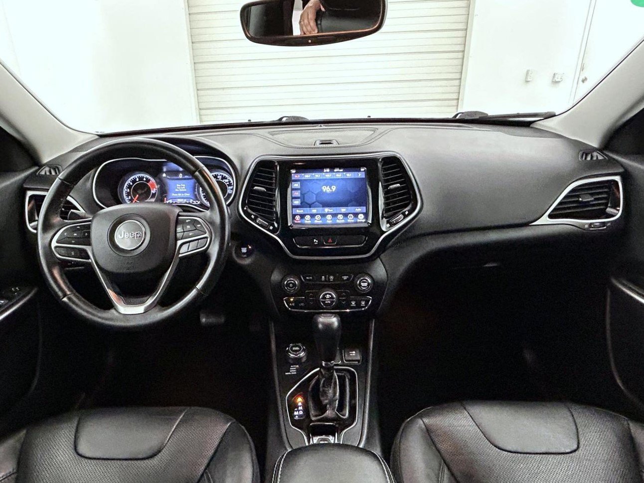 Used 2019 Jeep Cherokee Limited AWD/4WD image 13