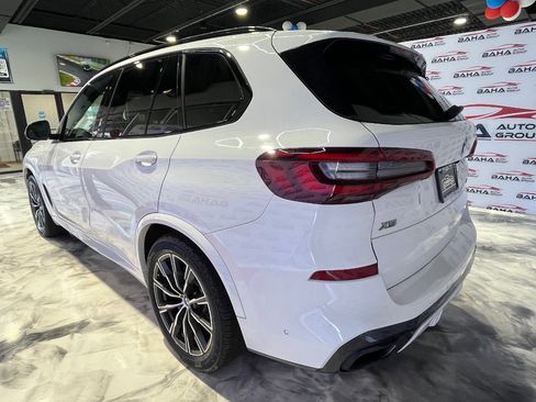 Used 2021 BMW X5 M50i w/ Premium Package image 9