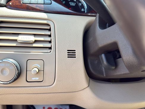 Used 2011 Buick Lucerne CXL w/ Driver Confidence Package FWD image 14