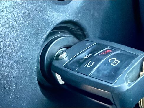 Used 2019 Volkswagen Tiguan S w/ Driver Assistance Package image 33