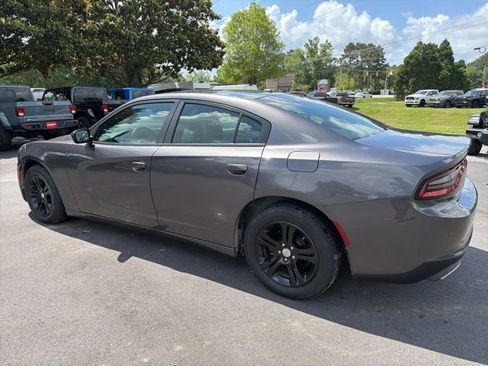Used 2019 Dodge Charger SXT w/ Leather Interior Group RWD image 5