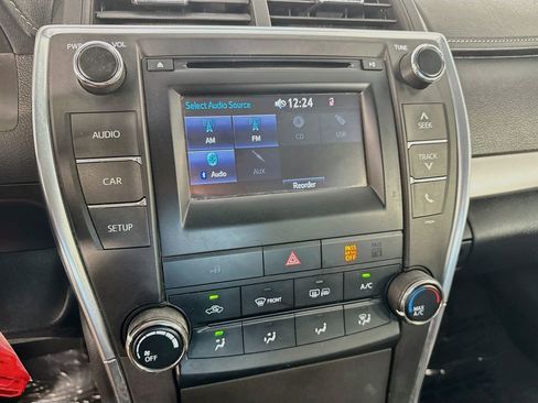 Used 2016 Toyota Camry SE FWD image 18
