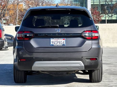 Used 2025 Honda Pilot EX-L image 4
