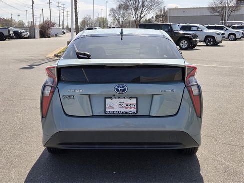 Used 2016 Toyota Prius Two image 10