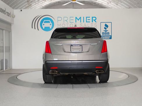 Used 2018 Cadillac XT5 Luxury w/ Driver Awareness Package FWD image 4