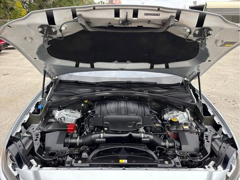 Used 2018 Jaguar F-PACE Premium image 52