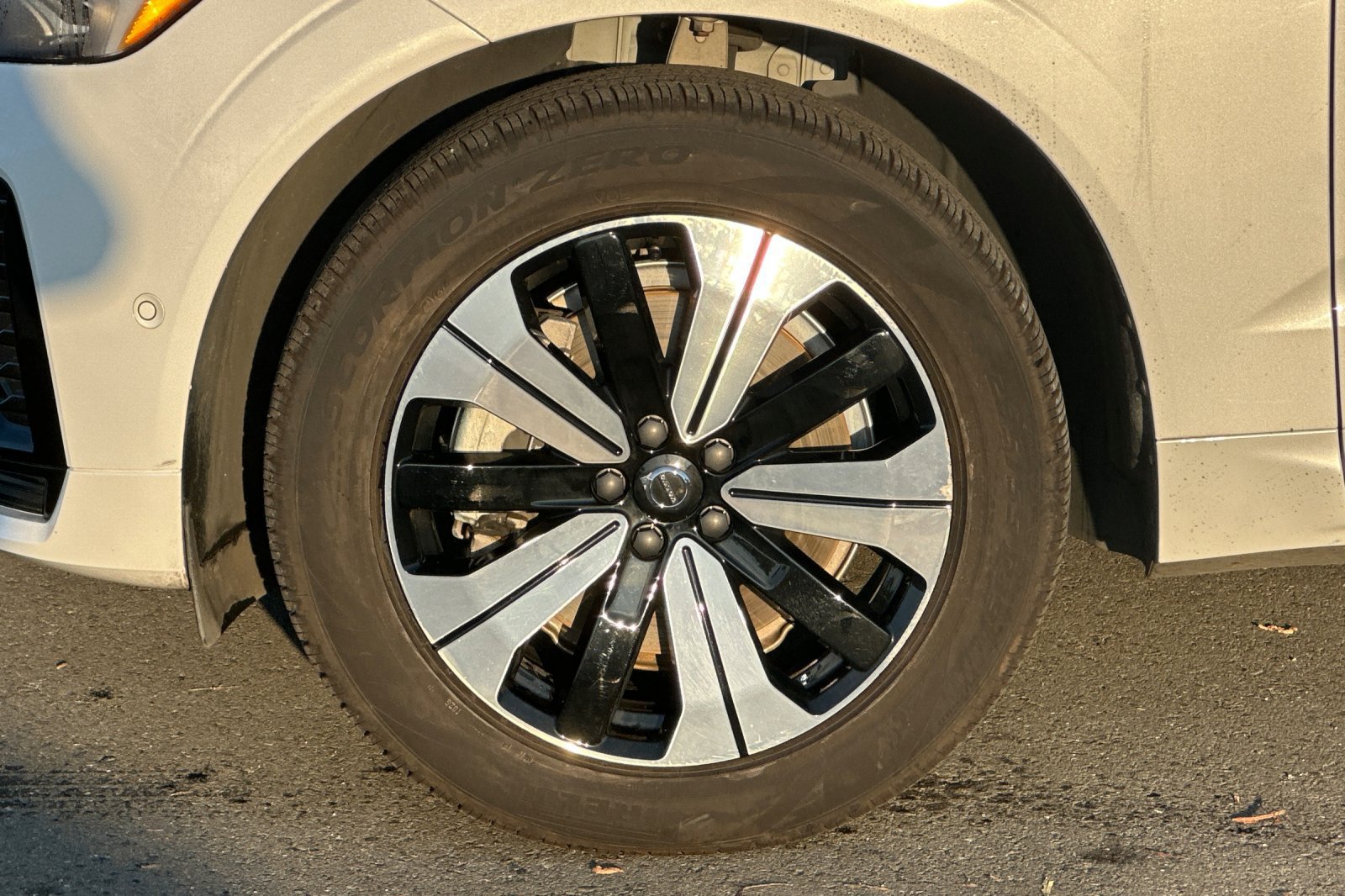 Certified 2024 Volvo XC60 T8 Plus AWD/4WD image 12