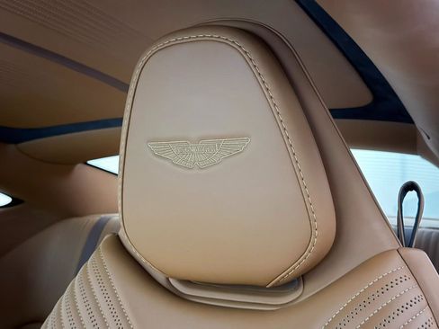 Used 2018 Aston Martin DB11 V12 RWD image 23
