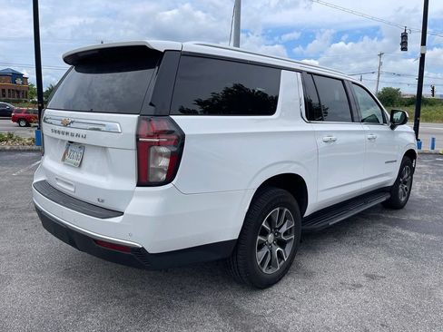 Used 2021 Chevrolet Suburban LT AWD/4WD image 3