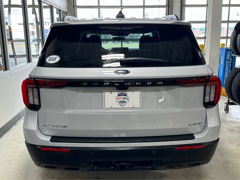 New 2026 Ford Explorer Active AWD/4WD image 6