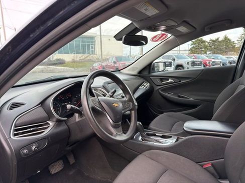 Used 2018 Chevrolet Malibu LS FWD image 16