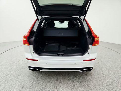 Used 2021 Volvo XC60 T8 R-Design w/ Advanced Package image 15