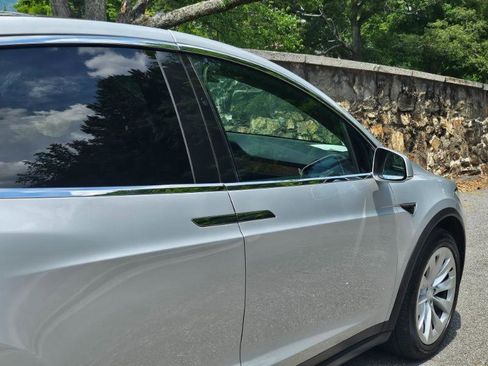 Used 2018 Tesla Model X 100D AWD/4WD image 20
