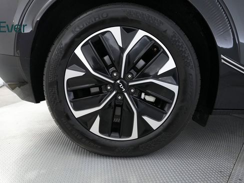 Used 2024 Kia EV6 Wind image 17