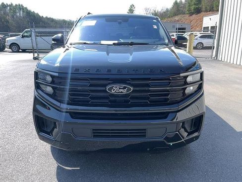 Certified 2025 Ford Expedition Platinum w/ Stealth Performance Package AWD/4WD image 3