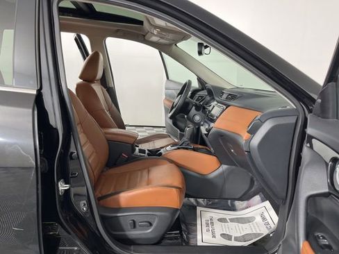 Used 2019 Nissan Rogue SL w/ Premium Package FWD image 41