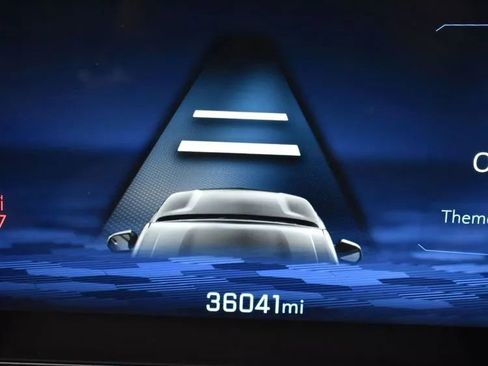 Used 2025 Chevrolet Equinox LT FWD image 29