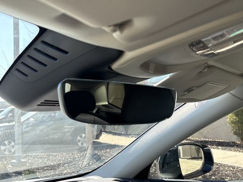 Used 2025 Volvo XC60 B5 Plus w/ Climate Package image 27