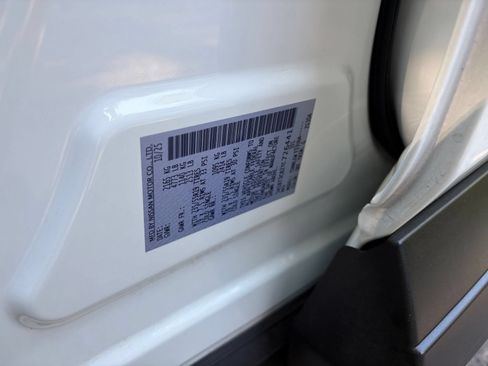 Used 2026 Nissan Rogue SL AWD/4WD image 32