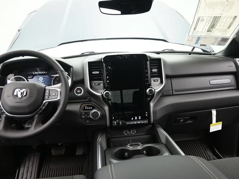 New 2026 RAM 1500 4x4 Crew Cab image 23