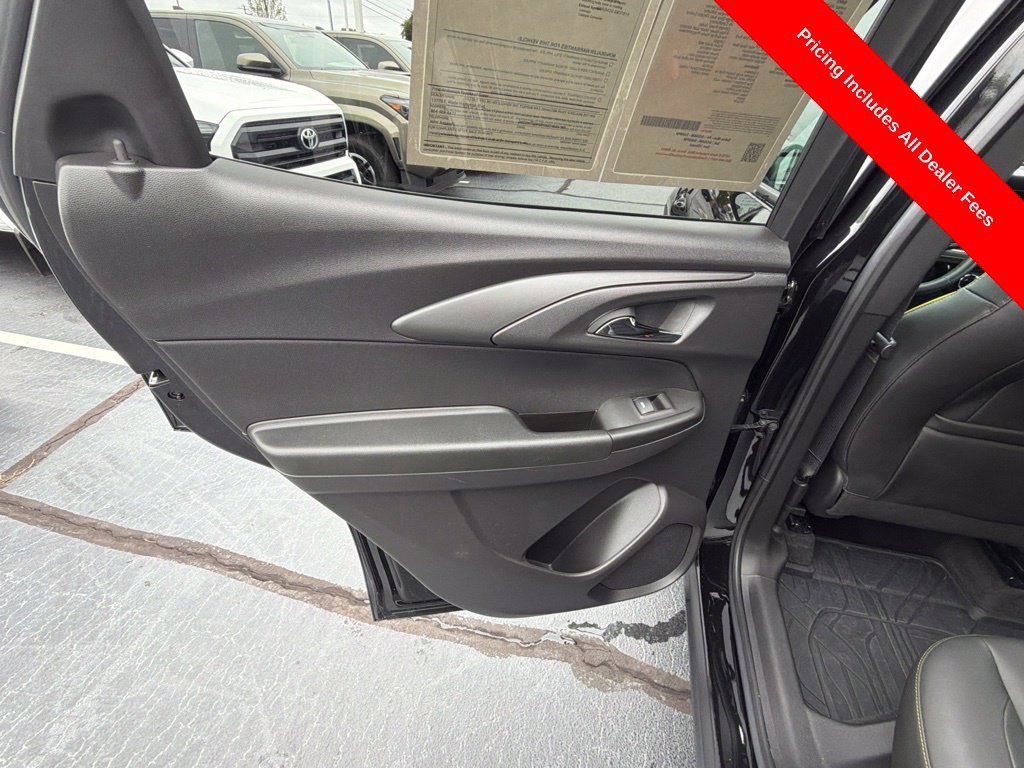 Used 2024 Chevrolet TrailBlazer ACTIV w/ Convenience Package FWD image 32