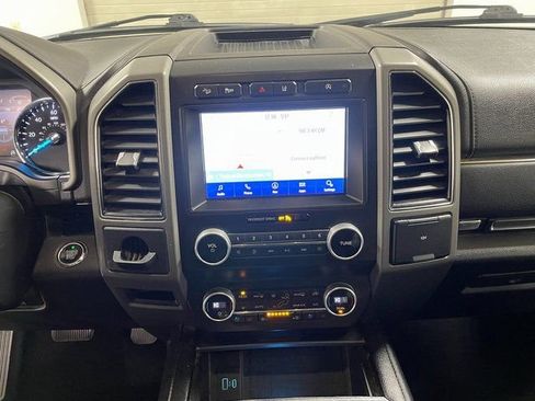 Used 2021 Ford Expedition Max XLT image 16