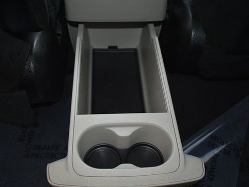 Used 2013 Dodge Grand Caravan SXT w/ Rear Park Assist Pkg image 31