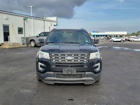 Used 2017 Ford Explorer Limited image 9