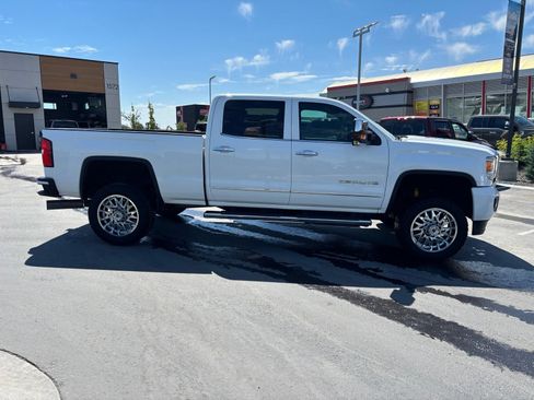 Used 2015 GMC Sierra 2500 Denali w/ Duramax Plus Package AWD/4WD image 5
