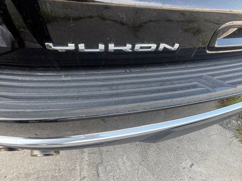 Used 2023 GMC Yukon Denali image 13