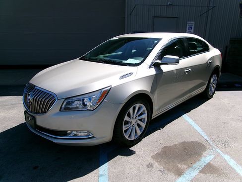Used 2015 Buick LaCrosse Leather FWD image 1
