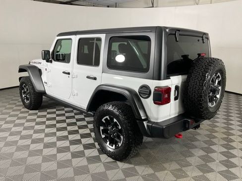 Used 2024 Jeep Wrangler Unlimited Rubicon w/ Technology Group AWD/4WD image 4