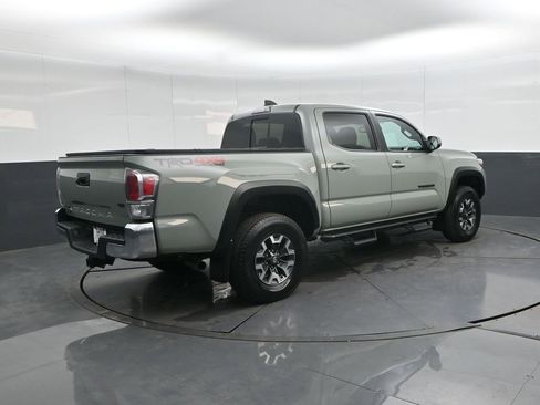 Used 2023 Toyota Tacoma TRD Off-Road image 2