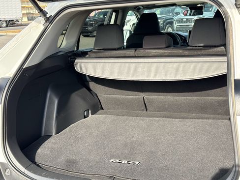 Used 2025 Toyota RAV4 XLE image 18