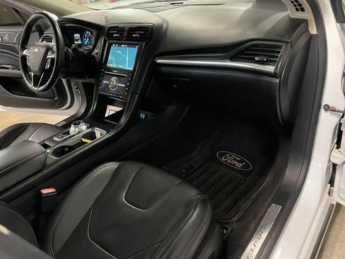 Used 2019 Ford Fusion Titanium AWD/4WD image 23