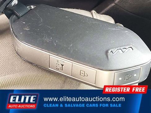 Used 2025 Kia Sorento LX FWD image 22